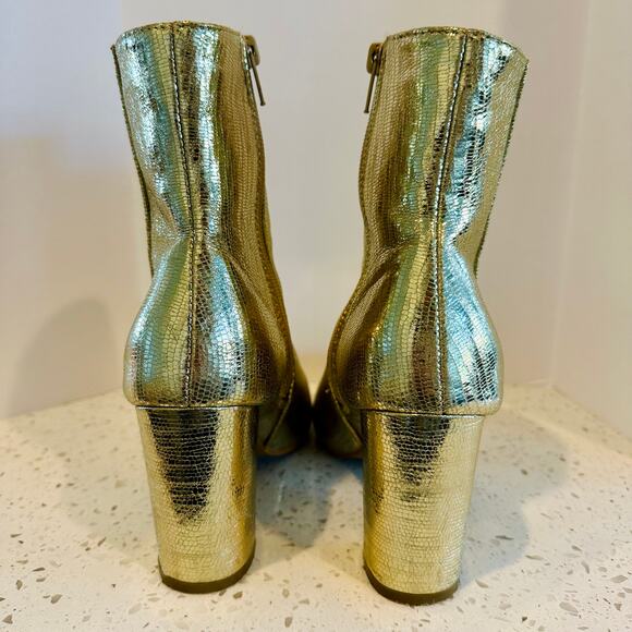 Camel Toes brand Women's Gold Ankle Boots Size 6 EUC - Picture 3 of 7